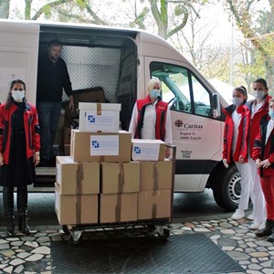 Povodom Svjetskog dana siromaha medicinske sestre i tehničari NZJZ „Dr. Andrija Štampar“ uručili donaciju CZN-u